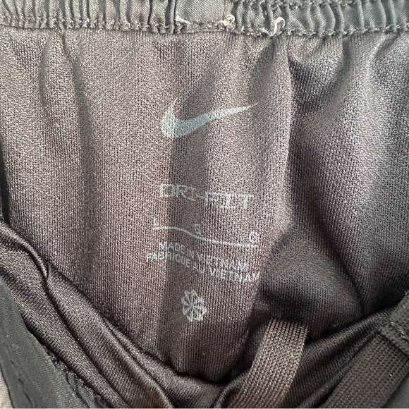 Nike Dri-Fit Tempo Shorts Grey Size Large - Picture 6 of 7